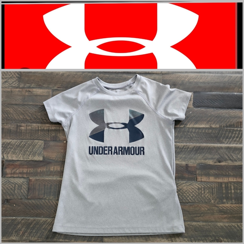 NWOT Under Armour Boys size small (7) Gray top